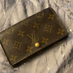 AUTHENTIC LV monogram Porte-Monnaie
Tresor Wallet, Louis Vuitton.LV MONO WALLET